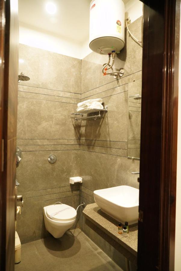 Hotel Malhotra 50 Meter From Golden Temple Amritsar